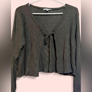 Chic Green Ribbed Blouse with Tie Detail